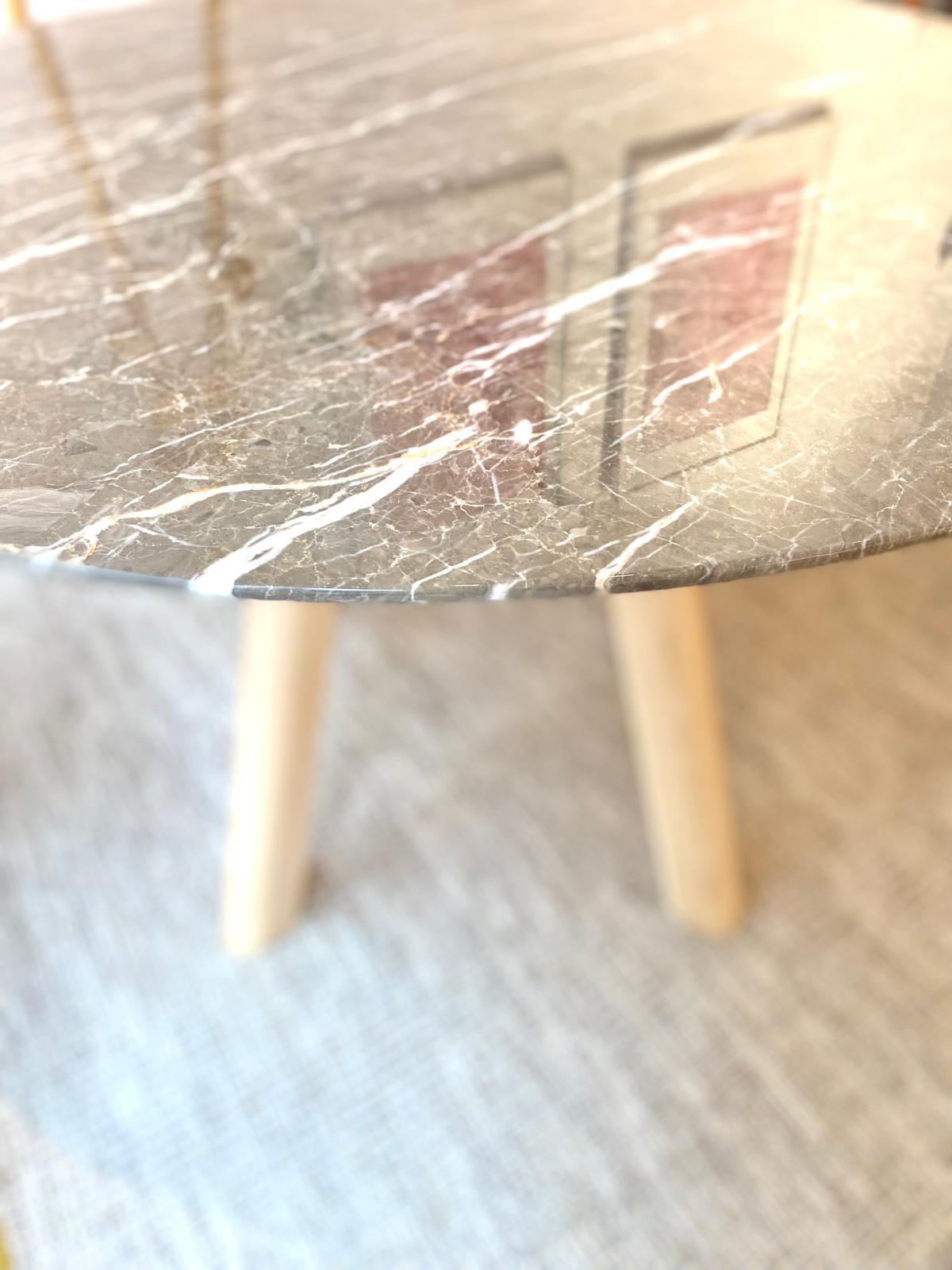 Tables et guéridons en marbre