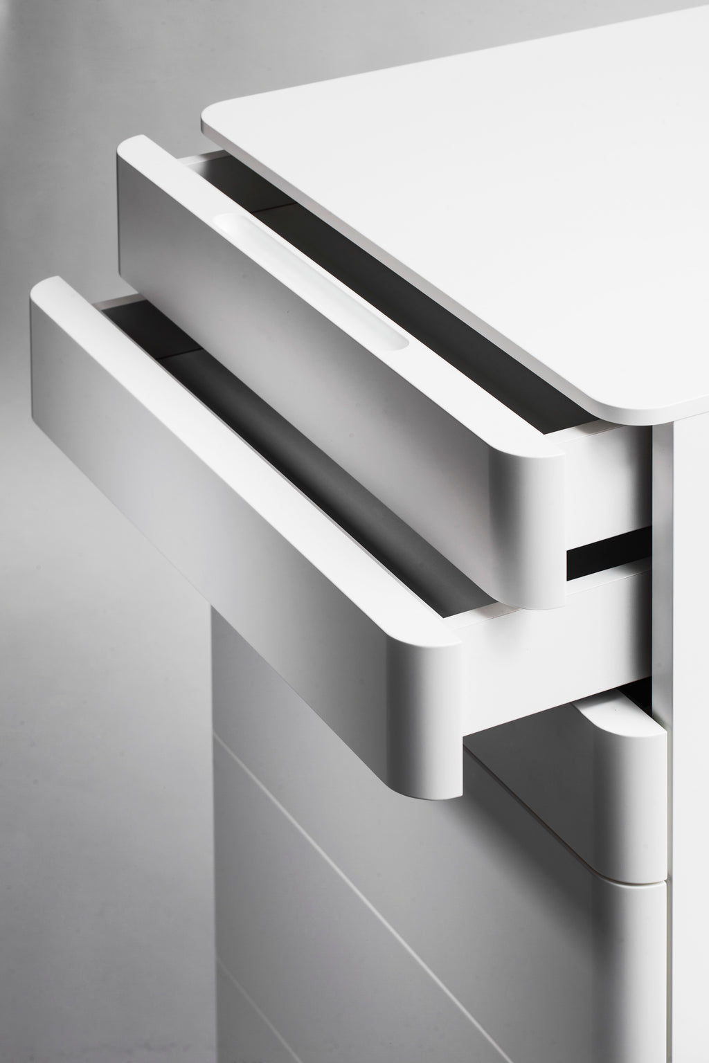 Large Cosimo Storage Unit | 6 Push/Pull Drawers on Casters | Matte White Lacquer