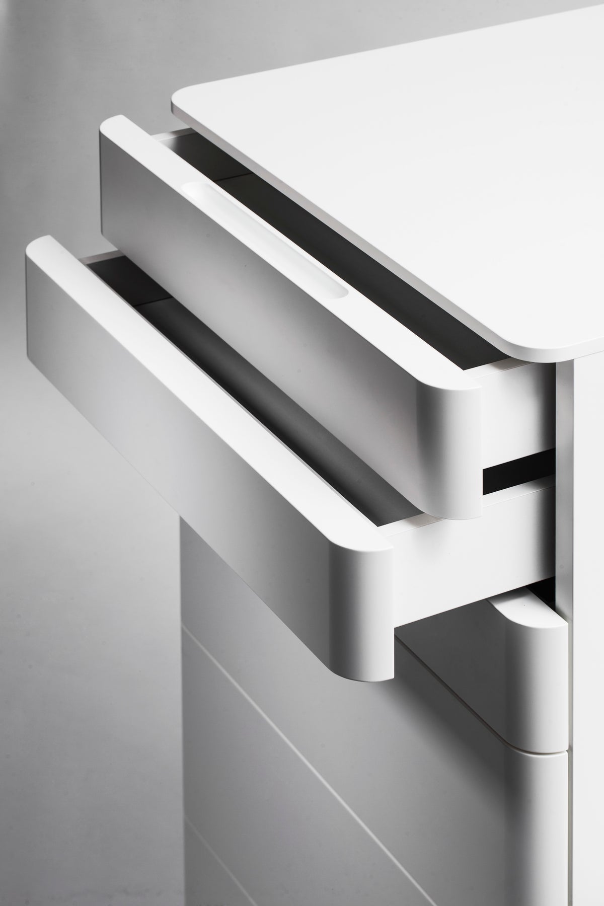 Grand caisson Cosimo, 6 tiroirs Push & Pull, laqué blanc mat