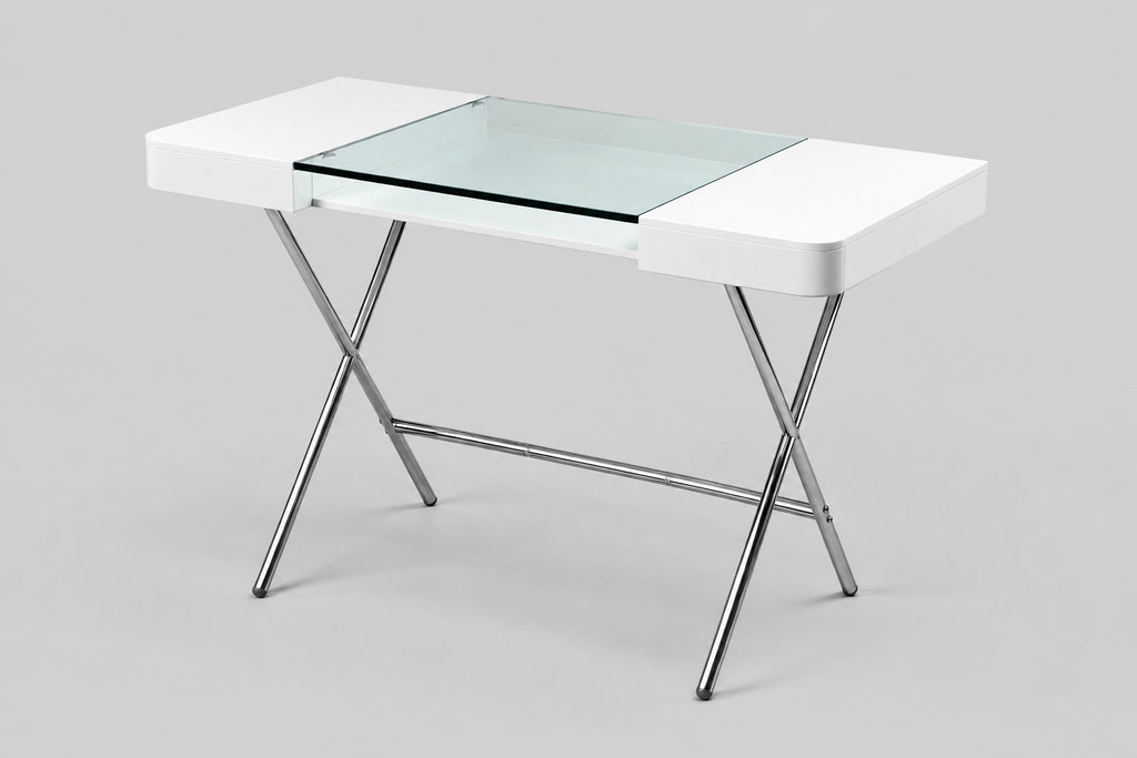 Bureau Cosimo verre et laqué blanc mat, piètement chromé, vue de trois quarts sur fond clair
