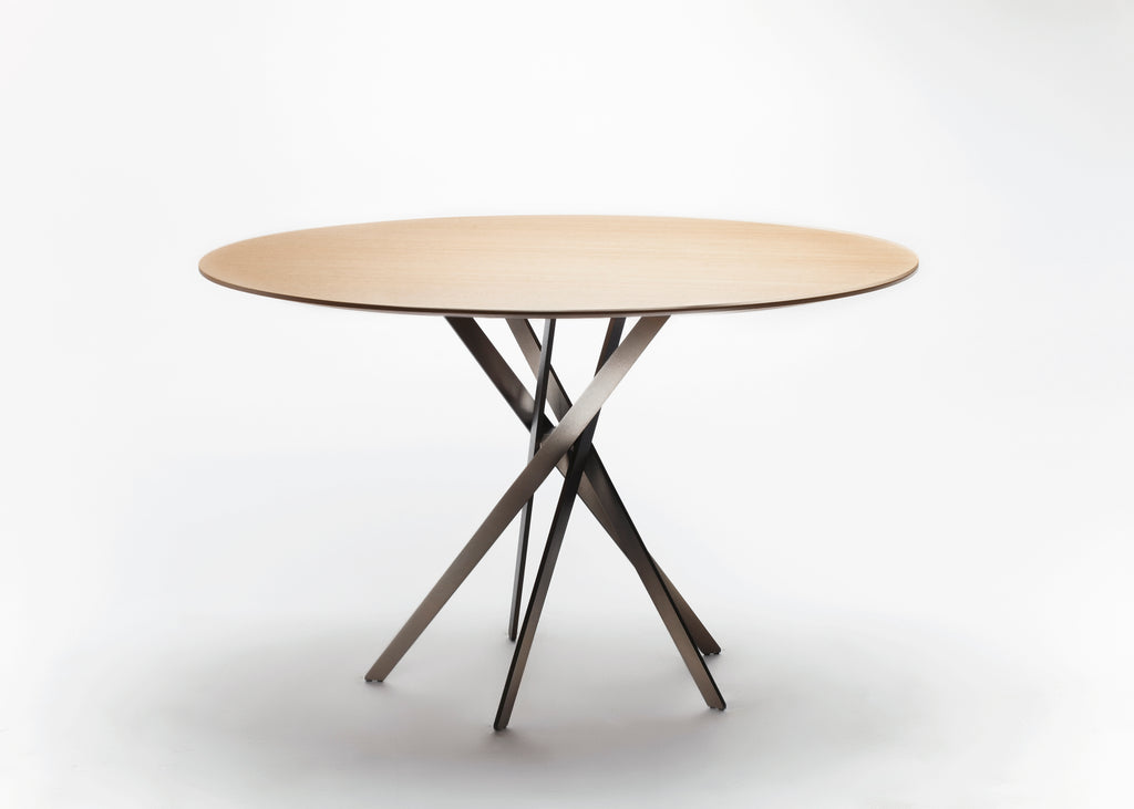 Table IKI | Chêne Naturel et Piétement Métal