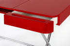Détail du tiroir ouvert et de l'angle arrondi, bureau Cosimo laqué rouge brillant