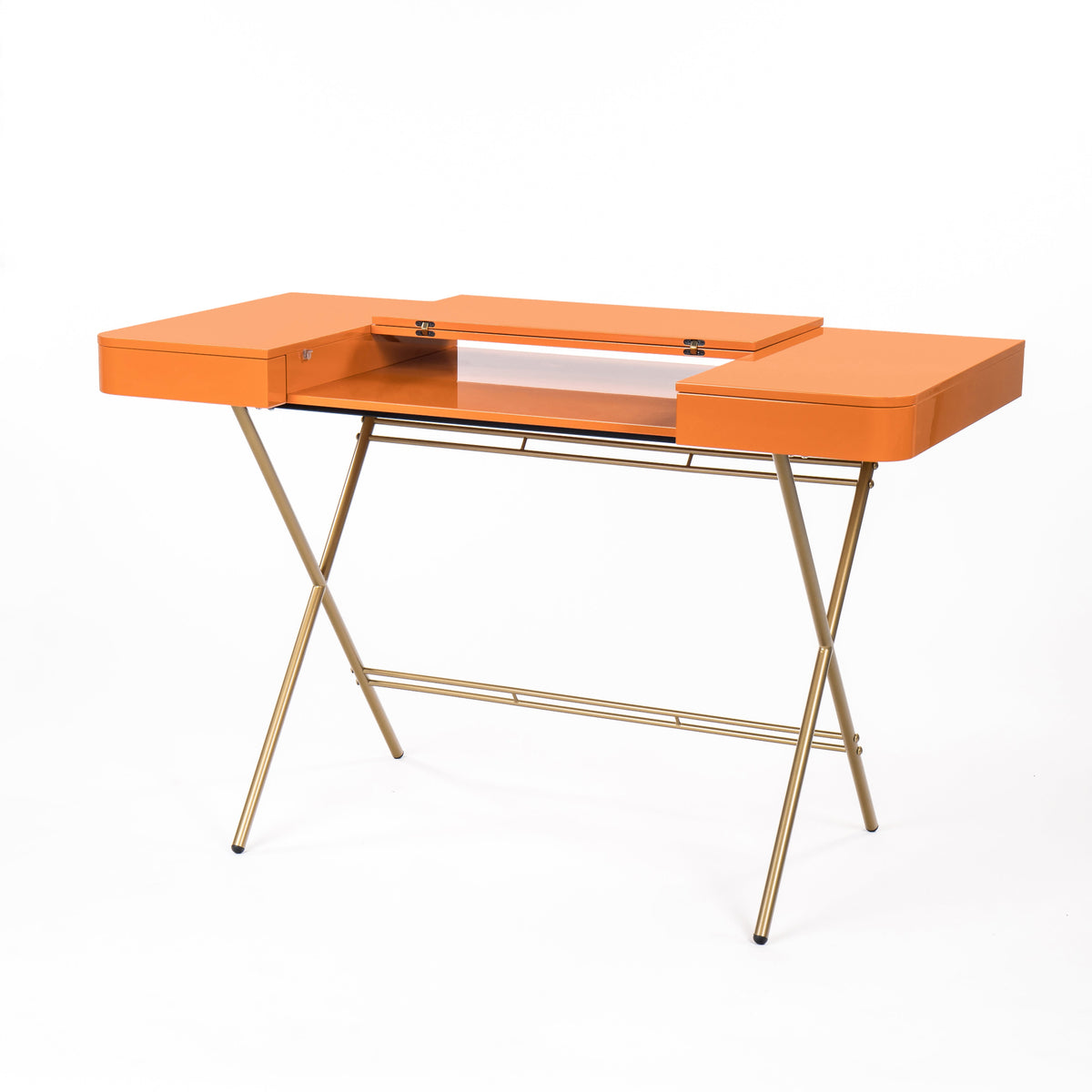 Bureau Cosimo laqué orange brillant, tablette ouverte, piètement doré, vue de trois quarts