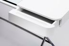 Poignée en creux du tiroir laqué blanc mat, bureau Cosimo verre