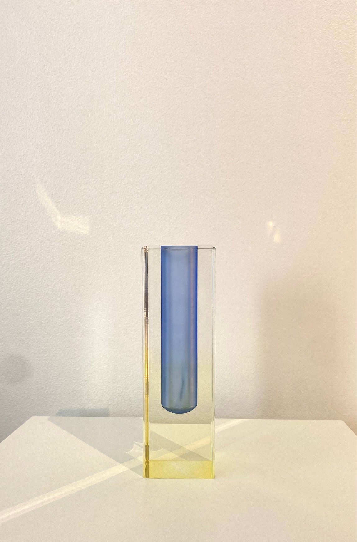 Blomst Transparent Colored Soliflore | Clean Design