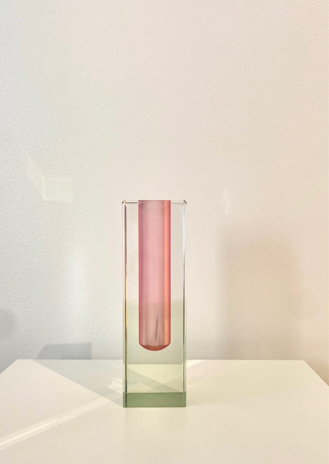 Blomst Transparent Colored Soliflore | Clean Design