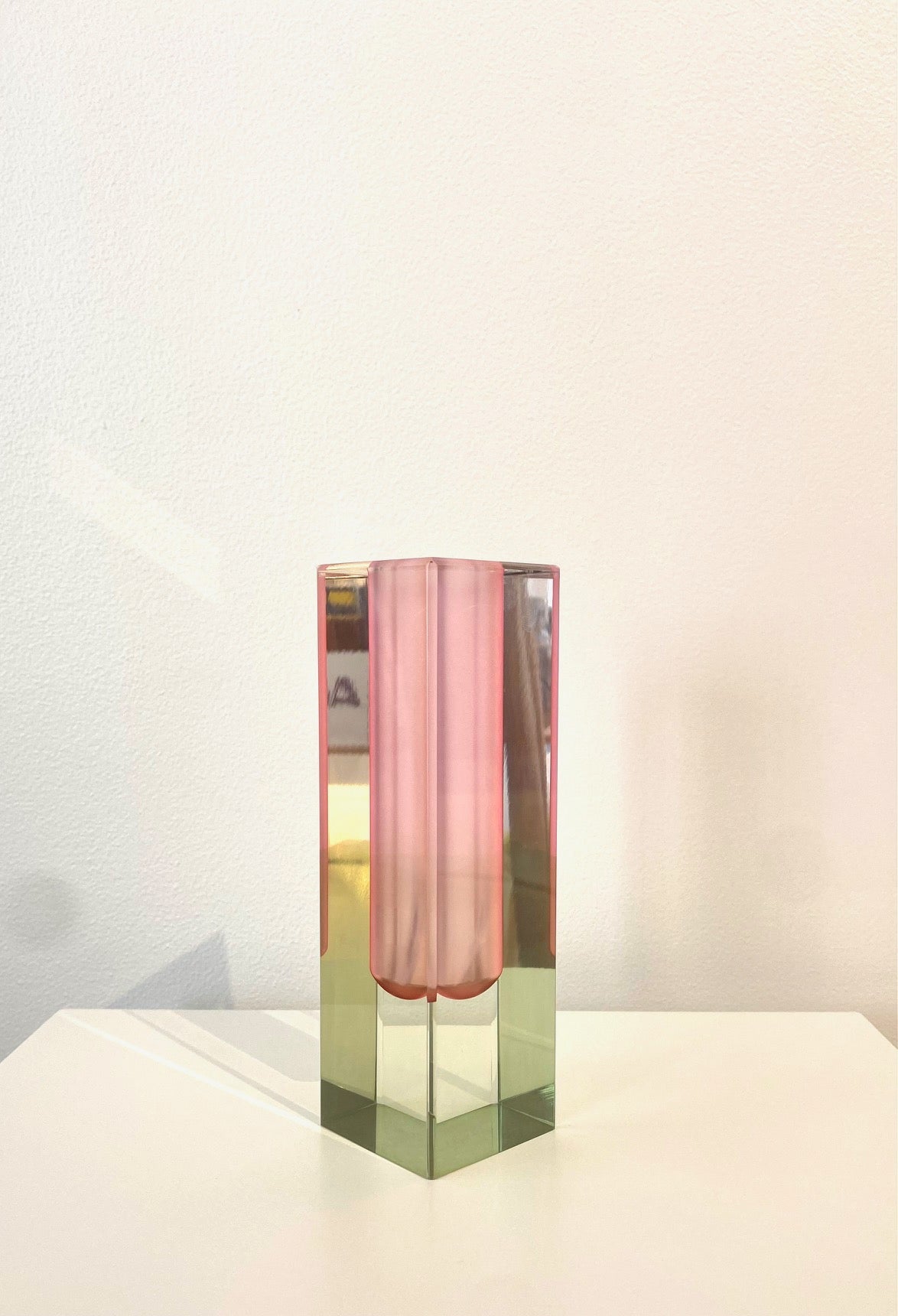 Blomst Transparent Colored Soliflore | Clean Design