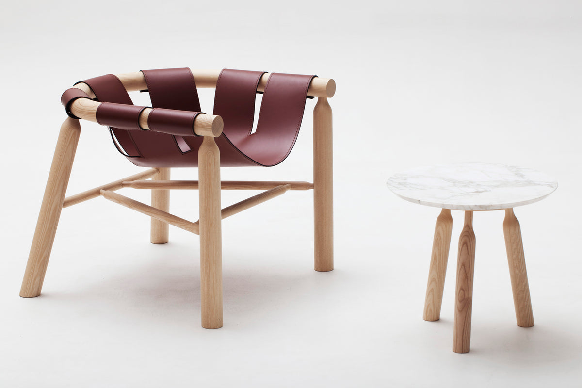 Table Basse Ninna | Frêne massif tourné et marbre Carrare | Design Carlo Contin