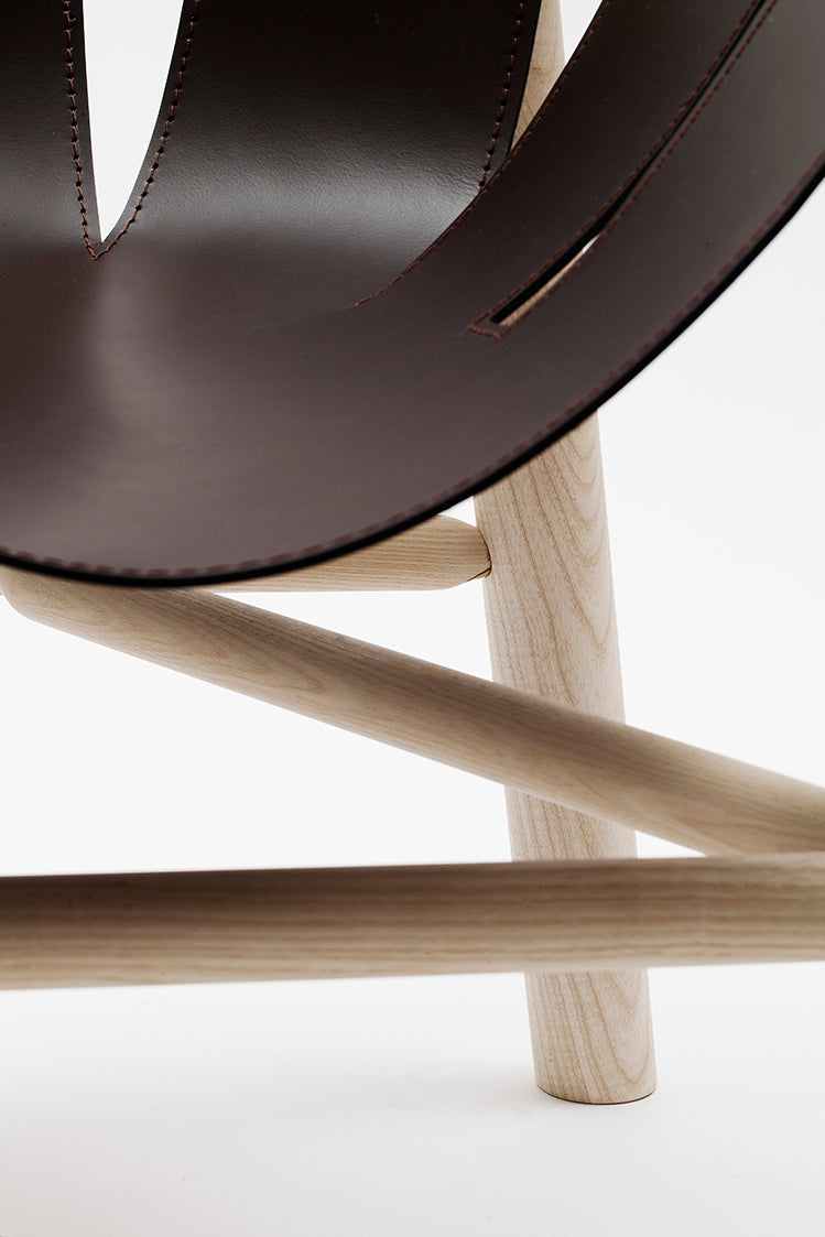 Ninna Armchair | Turned solid ash and Leather | Design Carlo Contin