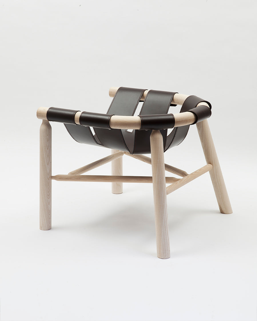 Fauteuil Ninna | Frêne massif tourné et Cuir | Design Carlo Contin