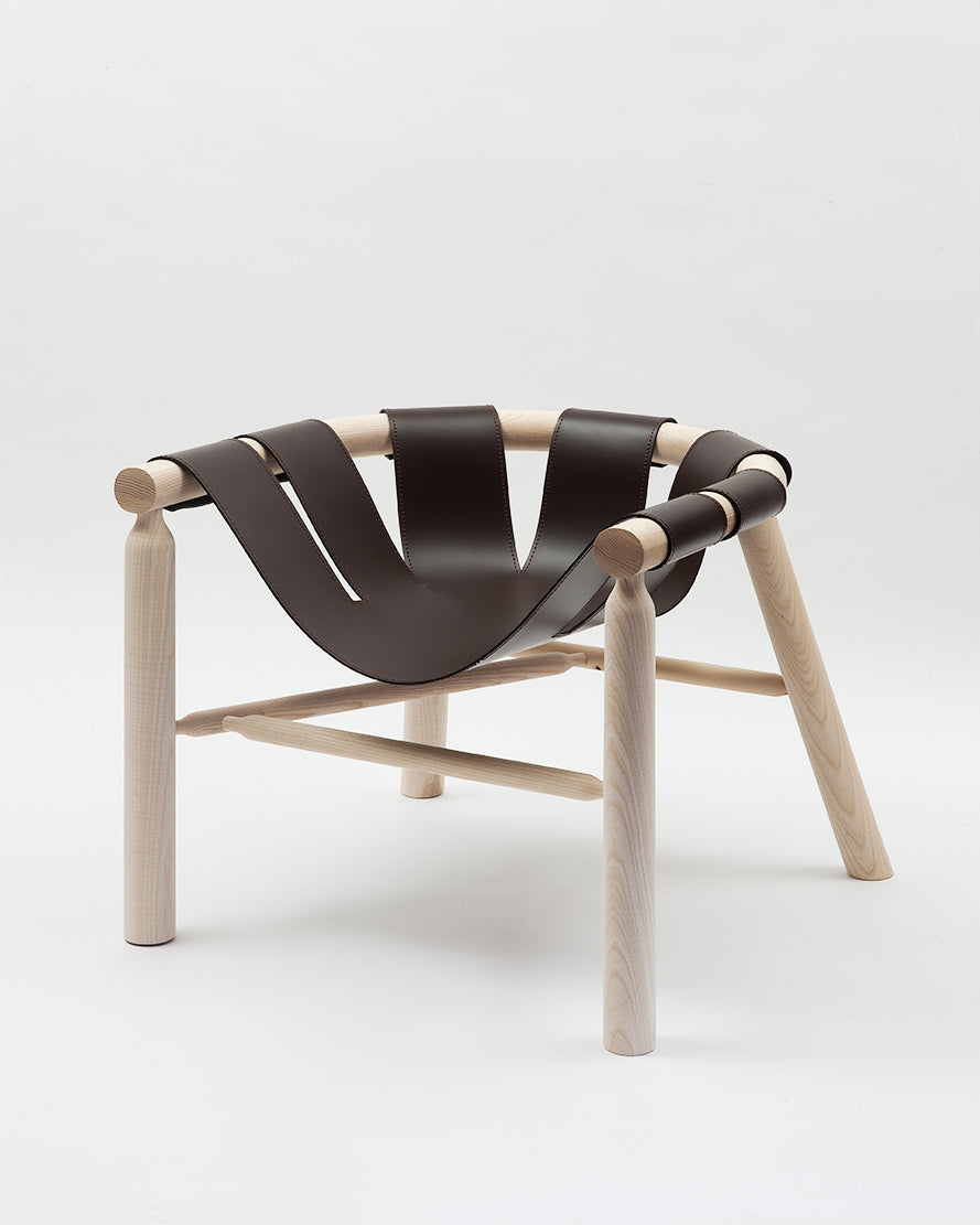 Fauteuil Ninna | Frêne massif tourné et Cuir | Design Carlo Contin