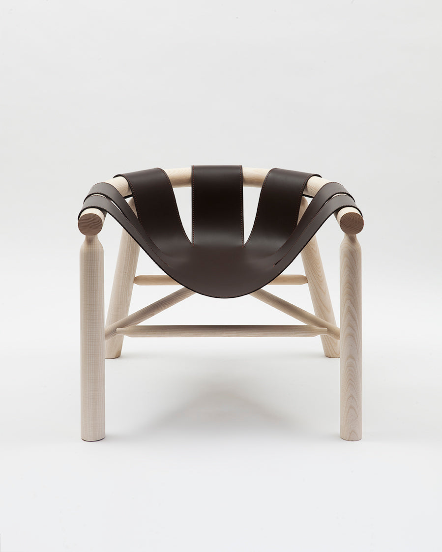 Fauteuil Ninna | Frêne massif tourné et Cuir | Design Carlo Contin
